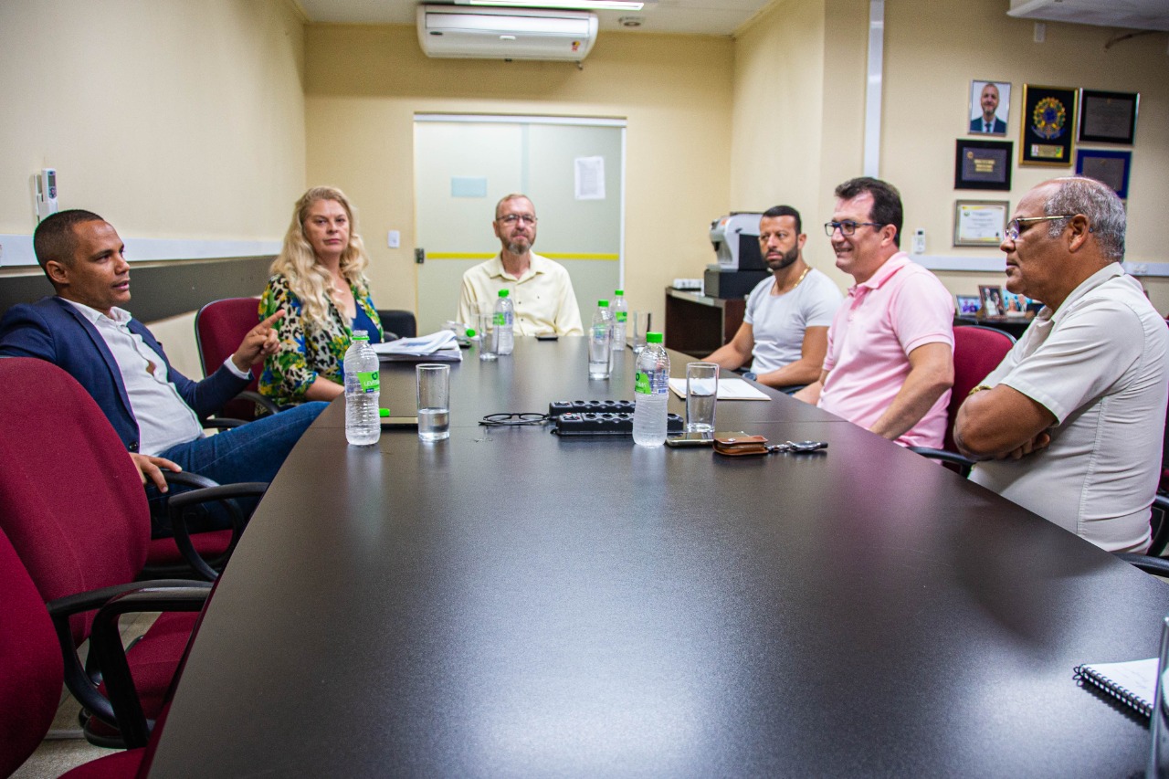 OSB Limeira apresenta à Mesa Diretora da Câmara estudo sobre a